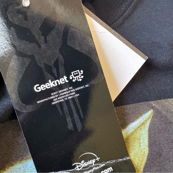 Geeknet Mandalorian Child Grogu Long Sleeve Tee Black Cotton Unisex Large XL NWT - Picture 5 of 13